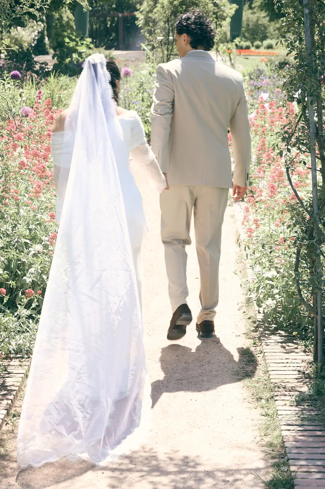 Sixth wedding photograph of Mariam.