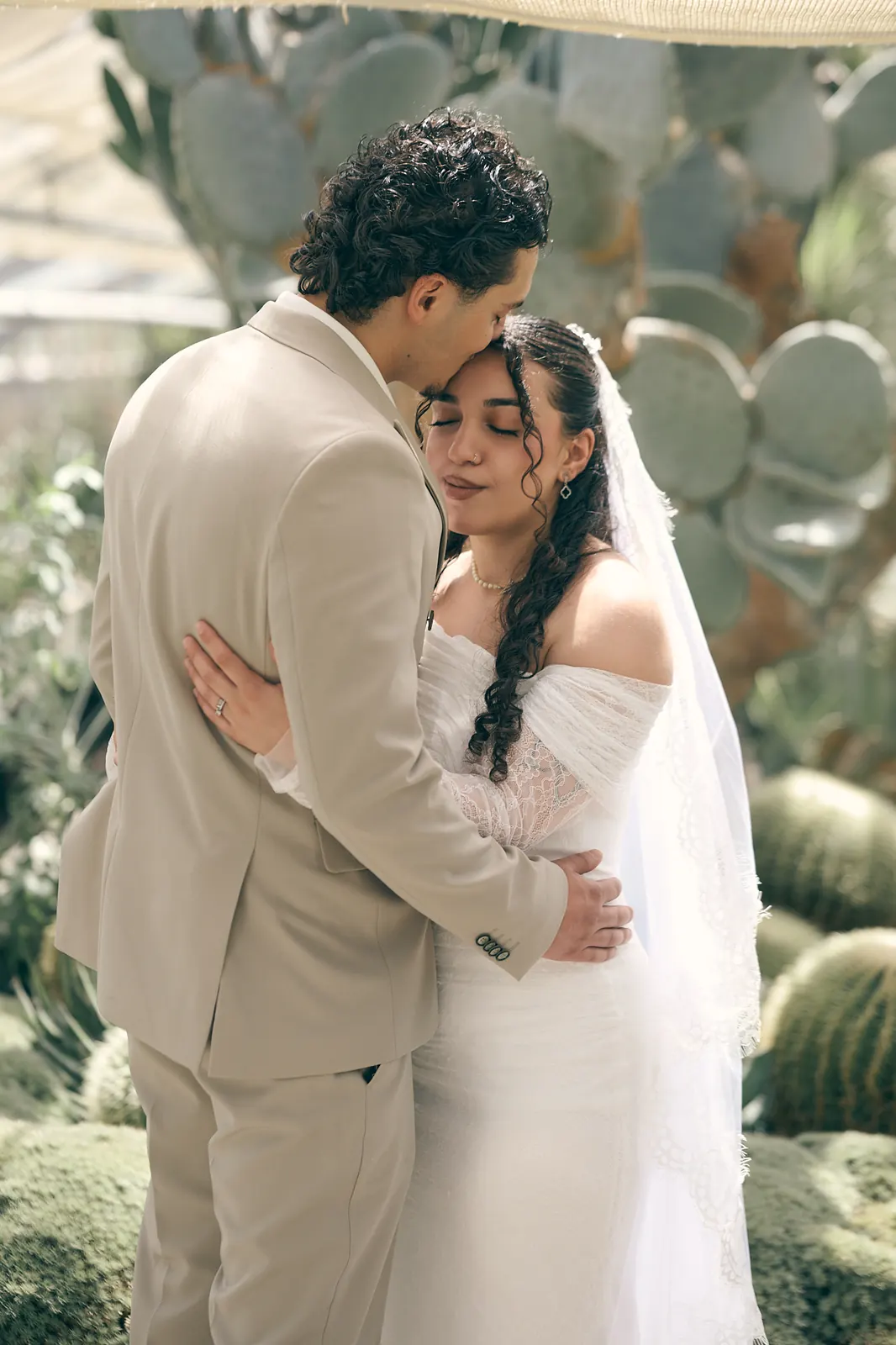 Ninth wedding photograph of Mariam.